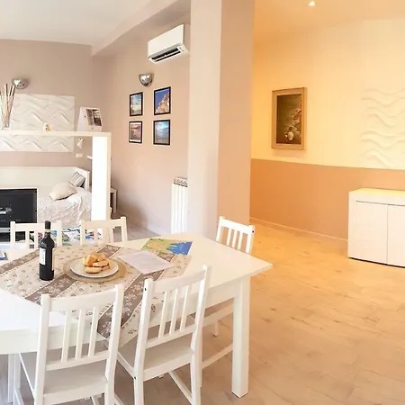 Apartment Puntadellestelle
